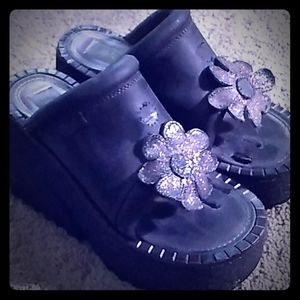 Swear platform sandals